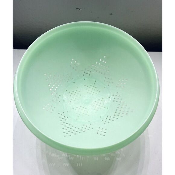 Vintage Tupperware Jadeite Green Colander Strainer Bowl #339 Star Pattern 10" - Picture 4 of 6